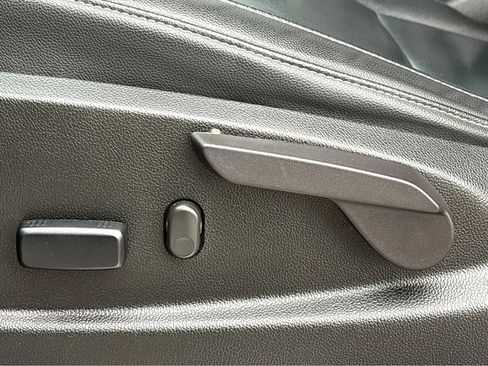 Used 2022 Chevrolet Colorado ZR2 image 17