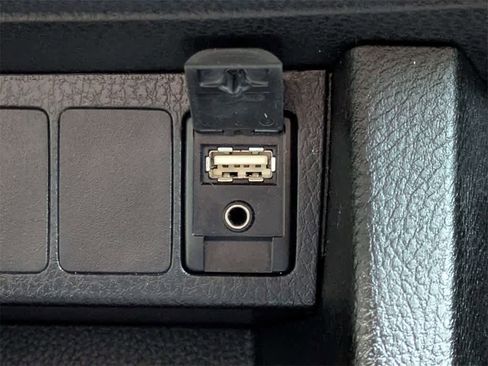 Used 2017 Toyota Corolla SE image 21