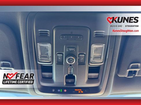 Used 2024 Chevrolet Suburban High Country image 36