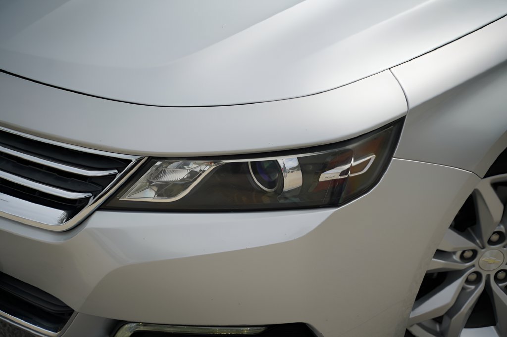Used 2018 Chevrolet Impala LT FWD image 3
