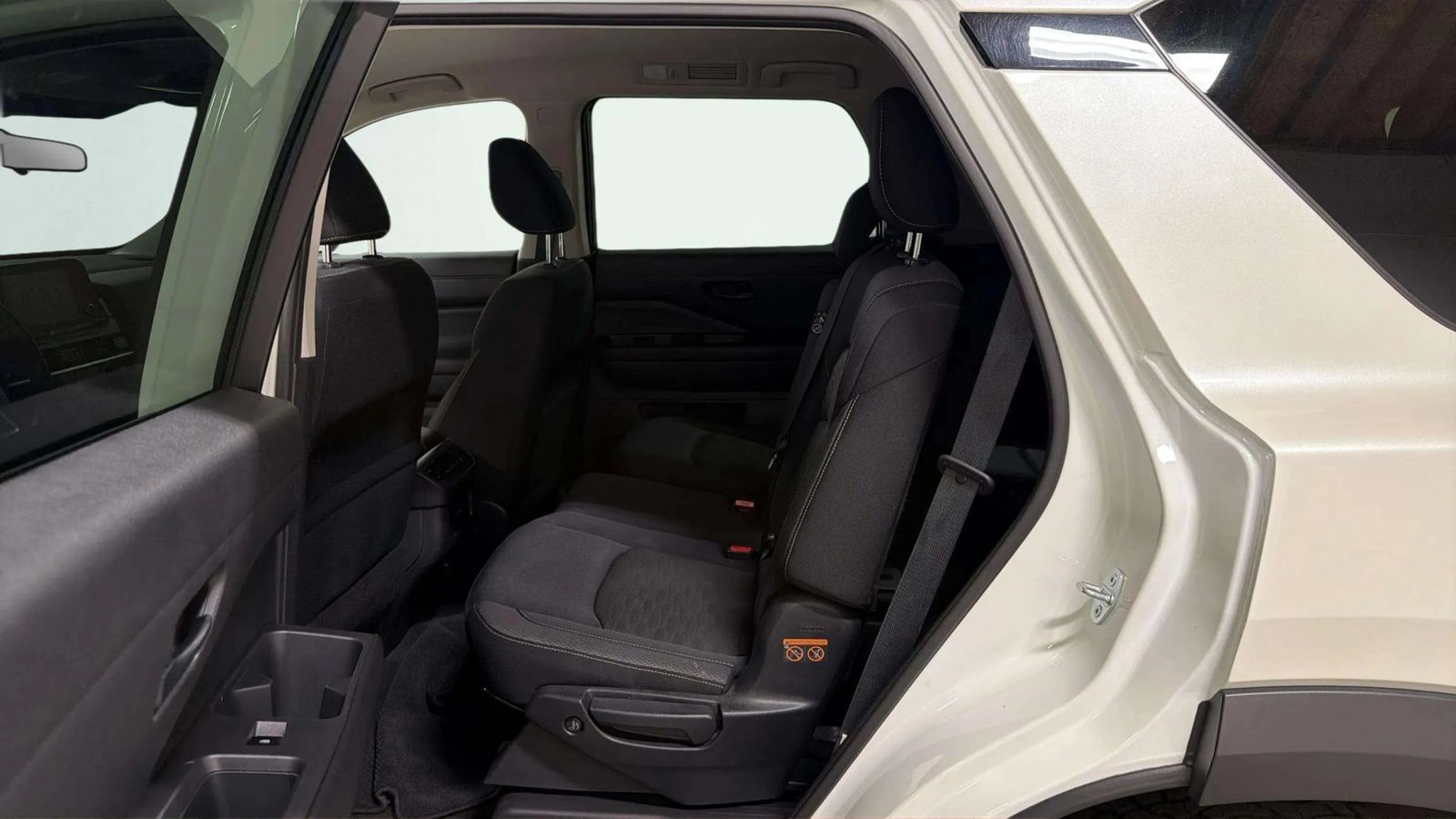 Used 2023 Nissan Pathfinder SV AWD/4WD image 38