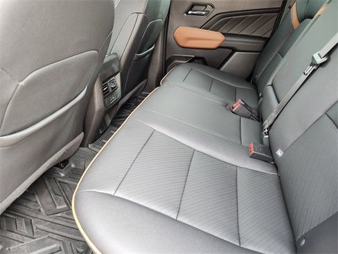 Used 2023 GMC Canyon AT4 w/ AT4 Premium Package image 32