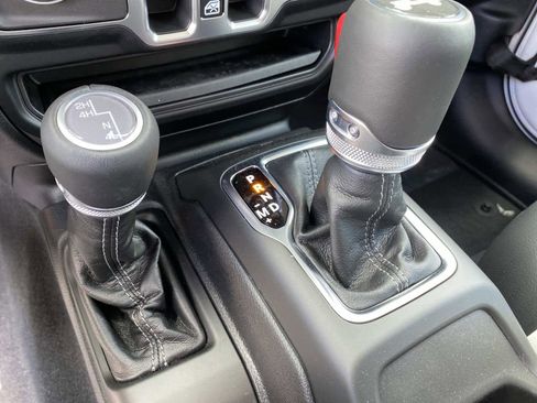 New 2026 Jeep Wrangler Unlimited Sahara AWD/4WD image 14