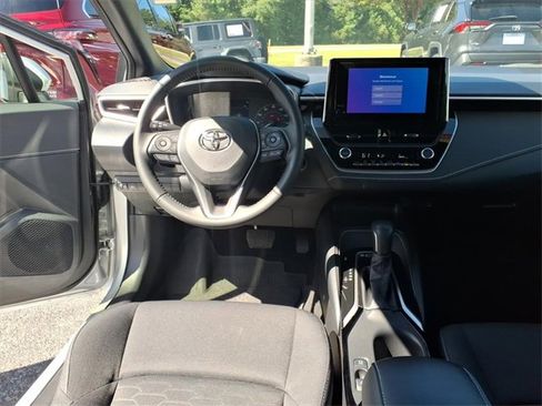 Used 2025 Toyota Corolla SE image 10