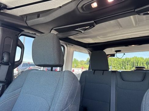 Used 2024 Jeep Wrangler Unlimited Sport AWD/4WD image 31