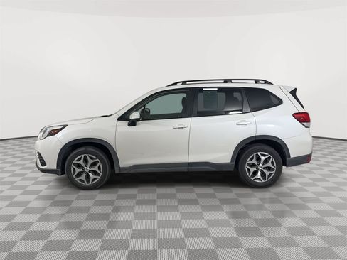 Certified 2023 Subaru Forester Premium AWD/4WD image 4