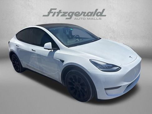 Used 2023 Tesla Model Y Long Range AWD/4WD image 1