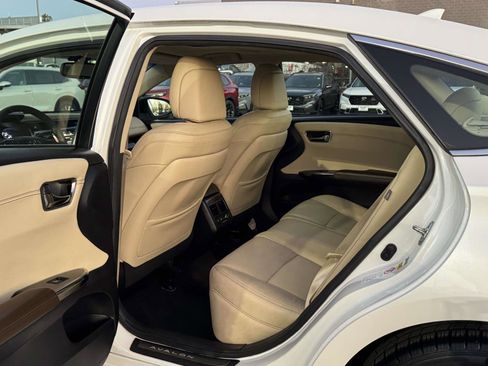 Used 2013 Toyota Avalon Limited image 23