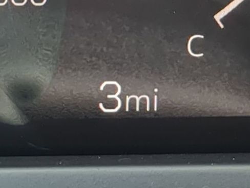 New 2025 GMC Acadia Elevation image 29