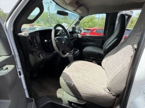 Used 2017 Chevrolet Express 3500 LT w/ LT Preferred Equipment Group image 11