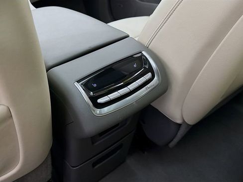 Used 2022 Cadillac XT6 Premium Luxury w/ Technology Package image 29