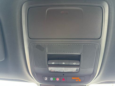 Used 2025 Chevrolet Traverse LT w/ Sun and Wheel Package image 30