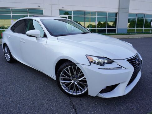 Used 2016 Lexus IS 200t RWD image 1