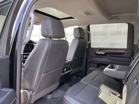 Used 2024 GMC Sierra 3500 Denali w/ Technology Package AWD/4WD image 17