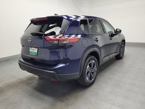 Used 2024 Nissan Rogue SV image 9