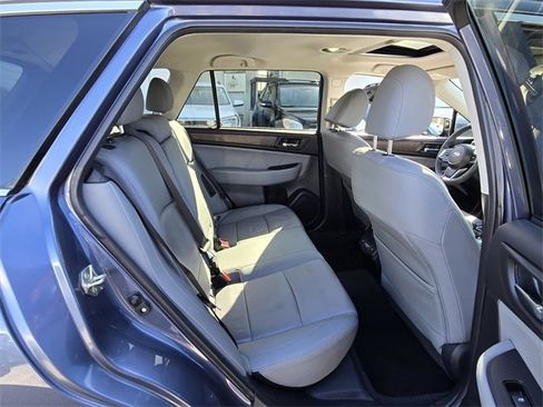 Used 2018 Subaru Outback 2.5i Limited image 18