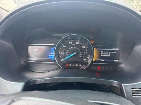 Used 2016 Ford Explorer XLT w/ Equipment Group 202A image 21