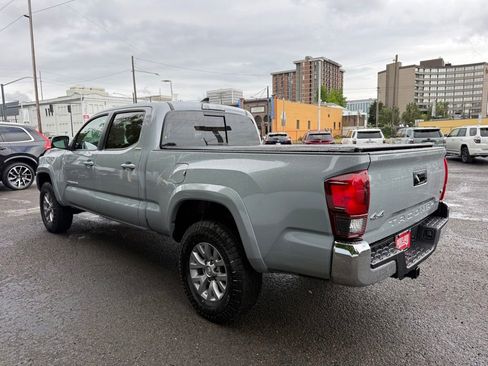 Used 2019 Toyota Tacoma SR5 AWD/4WD image 5