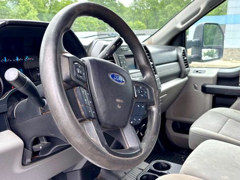 Used 2019 Ford F250 XL w/ Power Equipment Group image 16