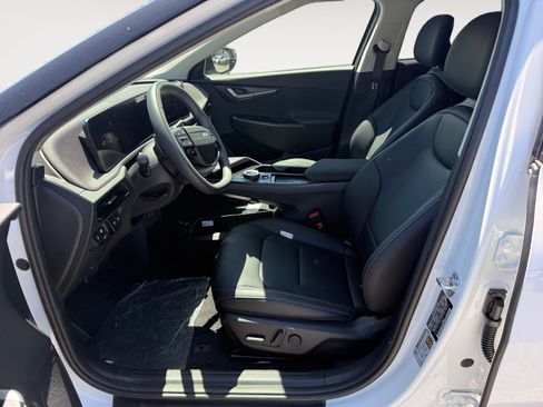 New 2026 Kia EV6 Wind RWD image 10