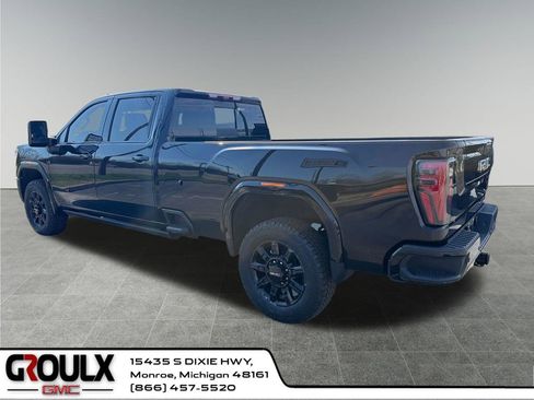 Used 2024 GMC Sierra 3500 AT4 w/ AT4 Premium Plus Package AWD/4WD image 4