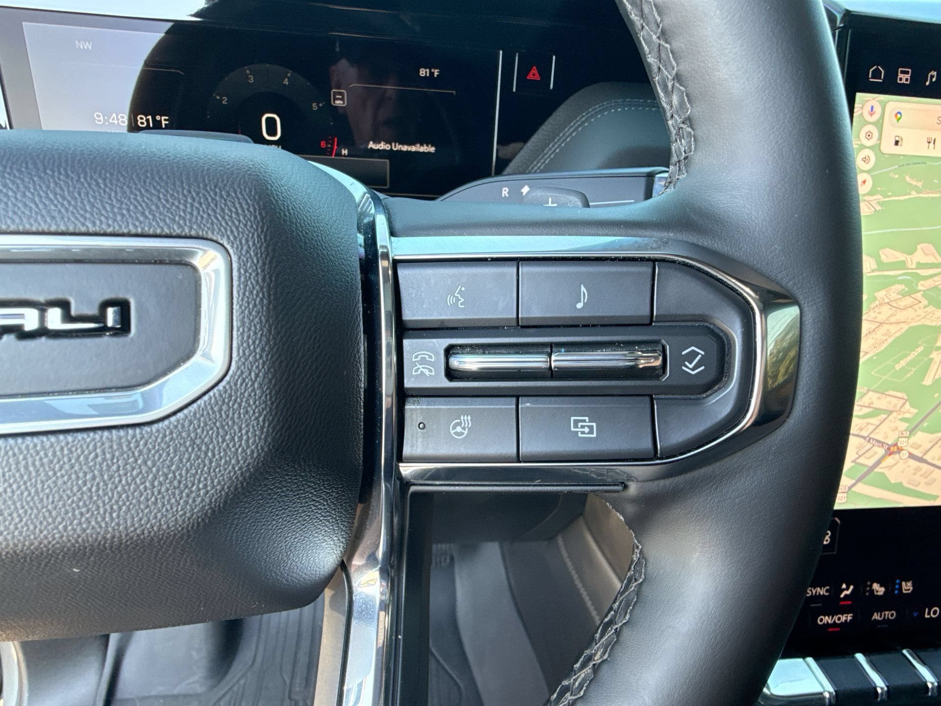 Certified 2025 GMC Yukon XL Denali w/ Denali Reserve Package AWD/4WD image 9