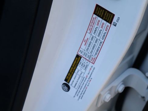 Used 2024 Nissan Pathfinder SL w/ SL Premium Package FWD image 33