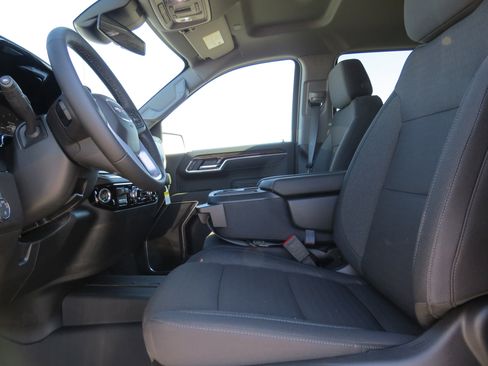 New 2026 GMC Sierra 1500 SLE image 14