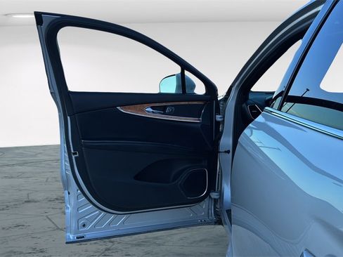 Used 2016 Lincoln MKX Reserve w/ Technology Package image 25