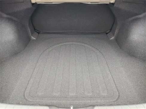 Used 2024 Hyundai Elantra Blue image 32