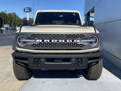 New 2025 Ford Bronco Badlands image 9