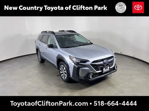 Used 2024 Subaru Outback Premium image 1