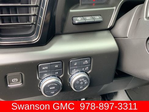 Certified 2023 GMC Sierra 1500 AT4 w/ Technology Package AWD/4WD image 17