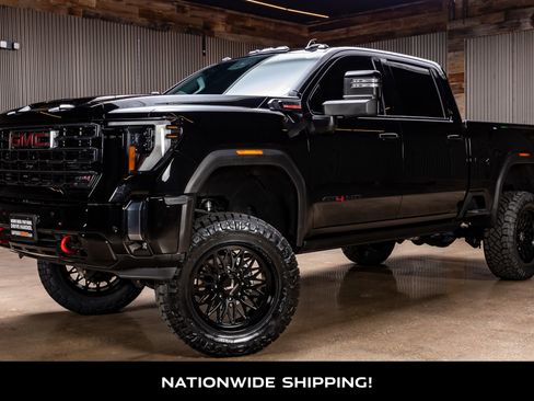 Used 2024 GMC Sierra 2500 AT4 w/ AT4 Premium Plus Package image 4