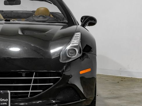 Used 2015 Ferrari California T RWD image 45