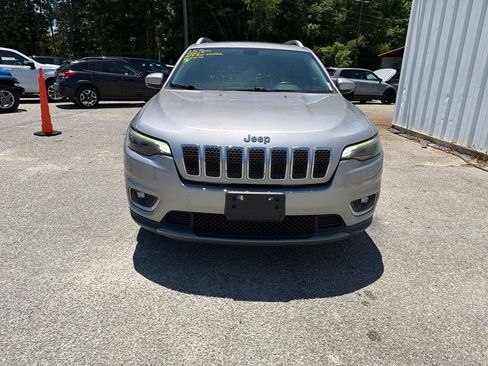 Used 2019 Jeep Cherokee Limited FWD image 3