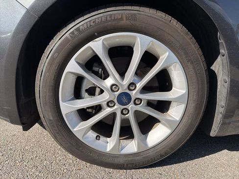 Used 2020 Ford Fusion SE image 20