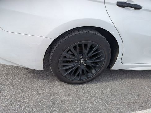 Used 2021 Toyota Camry SE w/ Convenience Package image 11