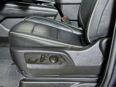 Certified 2025 Chevrolet Suburban Premier AWD/4WD image 18