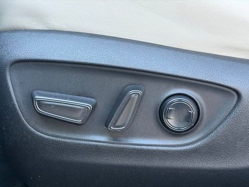 Used 2021 Toyota RAV4 Limited image 19