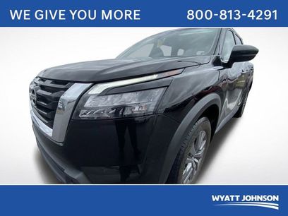 Used 2024 Nissan Pathfinder SV