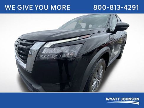Used 2024 Nissan Pathfinder SV image 1