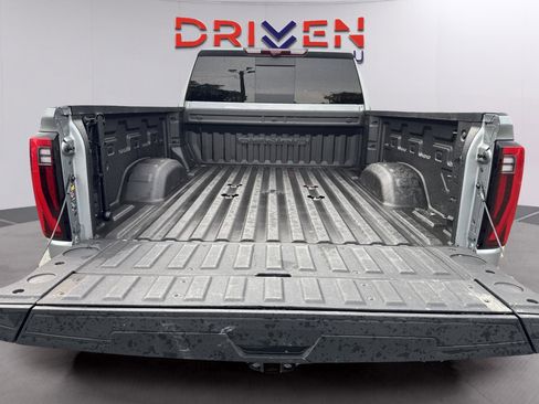 Used 2024 GMC Sierra 3500 Denali Ultimate AWD/4WD image 37