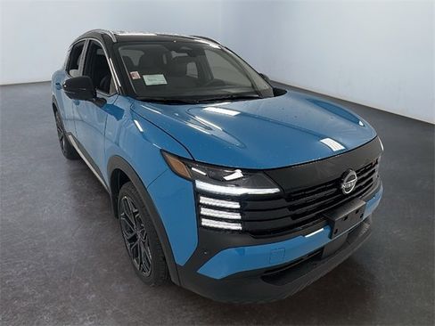 New 2026 Nissan Kicks SR w/ Cold Weather Package image 1