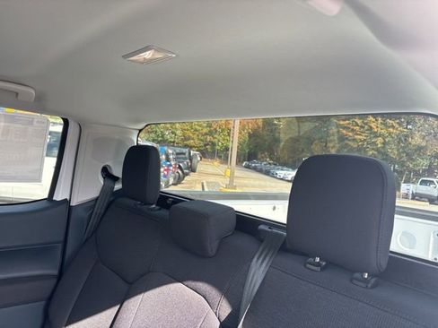 New 2025 Ford Maverick XL image 29