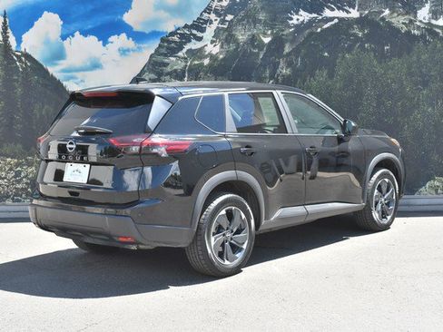 Used 2026 Nissan Rogue SV AWD/4WD image 3