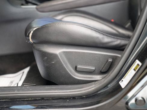 Used 2018 MAZDA MAZDA3 Touring FWD image 26