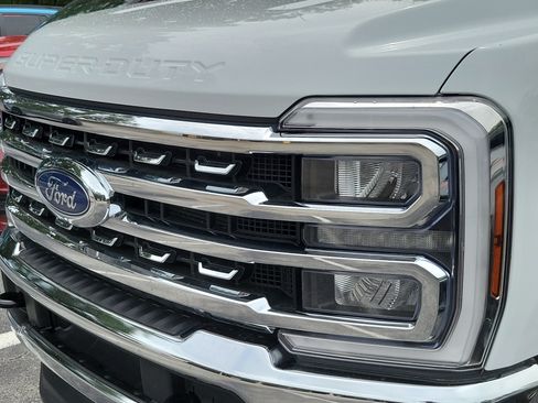 Used 2025 Ford F350 Lariat AWD/4WD image 7