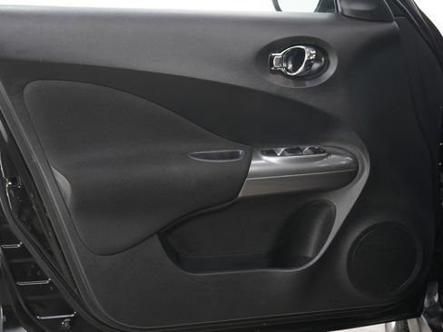 Used 2013 Nissan Juke S image 20