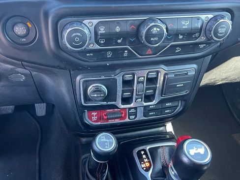 Used 2021 Jeep Wrangler Unlimited Rubicon AWD/4WD image 30
